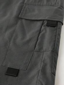 Manfinity Homme شورت رجالي بجيب لون أحادي الخصر بسحاب كاجوال فضفاض، شورت كاجوال رجالي، شورت كارجو للرجال - رمادي غامق - مشاهدة 8