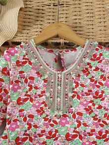SHEIN 新款时尚女童4-7岁春秋季数码印花长袖连衣裙，时尚可爱日常休闲连衣裙，适合上学、度假、旅行、户外活动、返校等场合。 - 彩色 - 查看 3