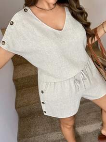 SHEIN LUNE 两件套纽扣装饰休闲上衣和松紧腰短裤套装，百搭大码服装，适合户外和通勤，夏季女装，圣帕特里克节服装，复活节夏季服装，春季女装，海滩圣帕特里克节复活节休闲套装，夏季度假服装，复活节狂欢服装，节日波西米亚风女装，乡村风格服装，乡村音乐会服装，春季女装，夏季服装，西部风格女装 - 杏色 - 查看 6