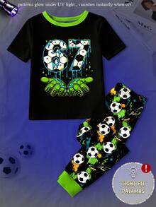 2件套幼儿男童酷炫数码67足球图案夜光印花圆领弹力针织短袖上衣和裤子休闲家居服套装（紫外线下发光）