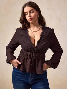 Elegantrix Áo kiểu nữ cỡ lớn mùa xuân/hè, phối ren, eo chữ V sâu, tay phồng, viền bèo nhún, chất liệu thanh lịch. - Cà phê nâu - Xem 7