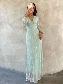 Aloruh 浪漫约会纹理杏色刺绣深 V 泡泡袖修身女式连衣裙 - 杏色 - 查看 3