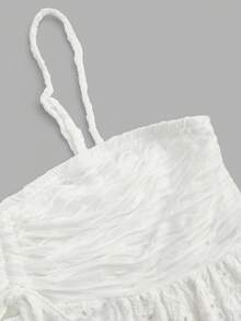 Sweetra Áo camisole cỡ lớn, màu trơn, thêu rỗng, vạt bất đối xứng, chất liệu jacquard. - trắng - Xem 2