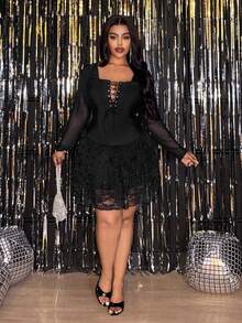 Vestido curto preto plus size estilo streetwear da Slaydiva, com alças finas, canelado, com nó e mangas compridas em tule. - Preto - Ver 2
