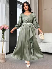 Modelyn Plus Size Elegant Commuter Solid Color Lace Trim Dress Ruched Detail Dress Elegant Modest Dress - Green - View 10