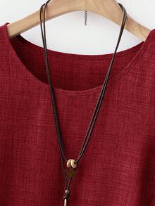 Rusticease 大码女式纯色圆领短袖双口袋直筒宽松休闲连衣裙 - 酒紅色 - 查看 4