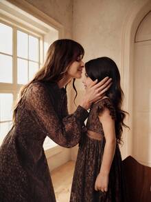 SHEIN 3D立体花朵A字蝴蝶结可爱女童（幼儿）连衣裙，亲子装 - 咖啡 - 查看 5