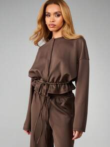 MISSGUIDED Conjunto coordenado de moletom com ombros caídos e calça jogger de pernas largas com detalhes de cordão para conforto casual. - Castanho - Ver 3