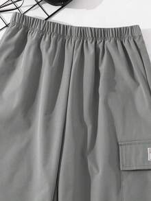 SHEIN 男童休闲运动印花口袋宽松抽绳工装裤，适合通勤、上学、日常休闲、旅行、运动，春夏秋冬皆宜。 - 灰色 - 查看 4