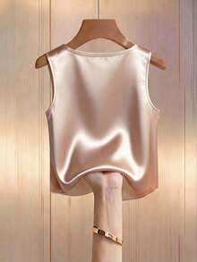 Franclia 女士圆领纯色杏色领口人造珍珠装饰前开衩无袖缎面衬衫，适合约会、日常穿着、派对、夏季、休闲、简约、迷人等场合，夏季上衣 - 杏色 - 查看 2