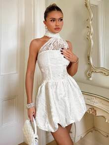 Glamine Charm 优雅蕾丝拼接荷叶边下摆女式连衣裙 - 白色 - 查看 1