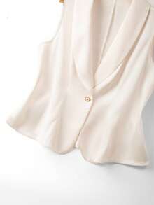 GlowEve CURVE 大码女装热销缎面亮面套装，采用立领优雅修身马甲外套搭配鱼尾裙，适合通勤、外出、派对、晚宴、夜店等多种场合，时尚简约的两件套设计。 - 杏色 - 查看 3