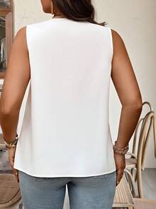 EMERY ROSE Plus Size Sleeveless V-Neck Ruffle Hem Hollow Embroidered Blouse - White - View 2