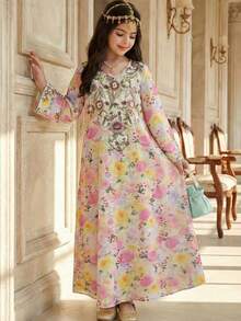 SHEIN Tween Girl Loose Casual Extra Long Ditsy Floral V-Neck Robe, Resort, Arabian Abaya - Multicolor - View 2