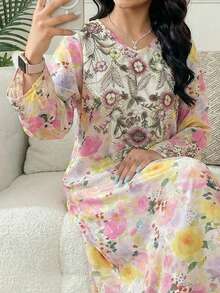 SHEIN Tween Girl Loose Casual Extra Long Ditsy Floral V-Neck Robe, Resort, Arabian Abaya - Multicolor - View 5
