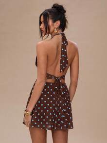 SHEIN BAE Vestido mini de verano para mujer con estilo sexy de vacaciones, con estampado de lunares, cintura fruncida, espalda descubierta y cuello con lazo - Marrón Chocolate - Ver 2