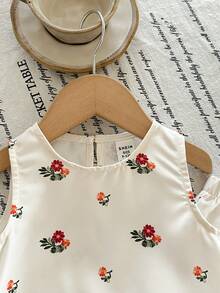 SHEIN Baby Girl Cute Ditsy Floral Ruffle Trim Camisole And Pants 2 Pieces Set, Summer - White - View 7