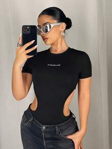 SHEIN PETITE CURVE 大码女士性感极简标语印花镂空腰部修身连体衣，适合日常通勤和夏季穿着 - 黑色 - 查看 3