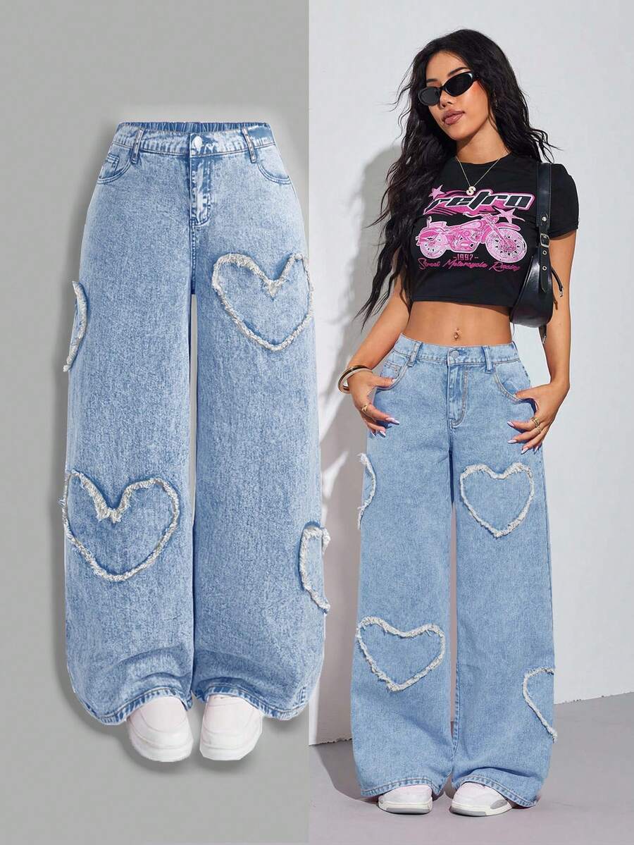 SHEIN PETITE 女士时尚休闲爱心装饰牛仔裤，侧边口袋，阔腿 - 淺色水洗藍 - 查看 1