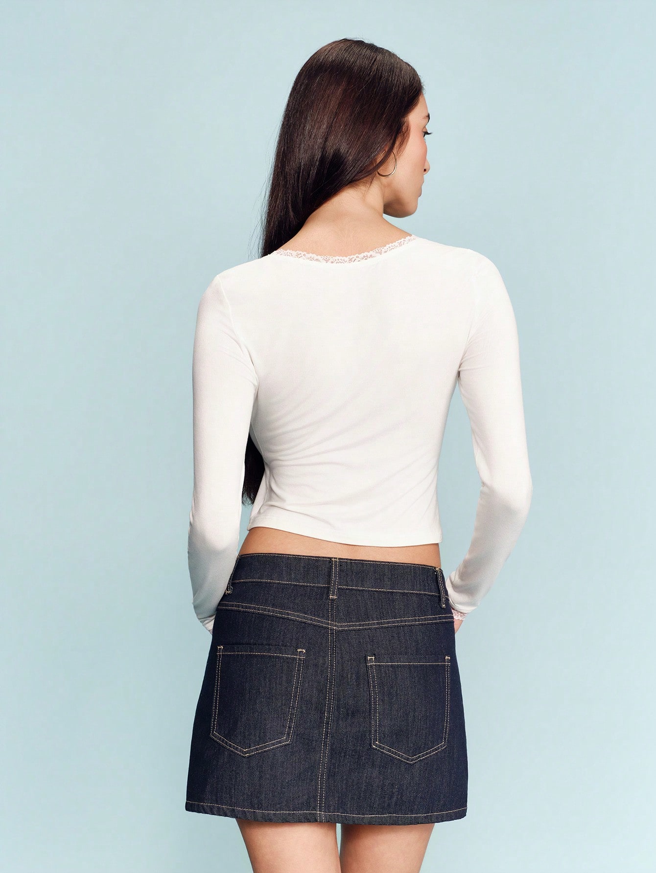 Camiseta de manga larga con suave estiramiento, con detalles bordados florales y cuello con ribete de encaje, en estilo vintage, bonito estilo francés, estilo parisino