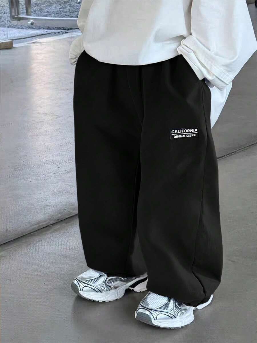 SHEIN 1条男童休闲韩版口袋松紧腰柔软舒适百搭直筒裤，适合日常穿着、上学、外出、运动、春秋季穿着。