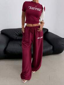 SHEIN EZwear 女士标语印花圆领短袖修身T恤搭配抽绳阔腿裤休闲两件套，适合情人节约会、新年派对和日常穿着。 - 酒紅色 - 查看 5