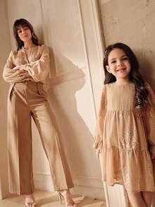 SHEIN Glamorique Kids 少女亮片刺绣雪纺贴花优雅长袖连衣裙 - 杏色 - 查看 12