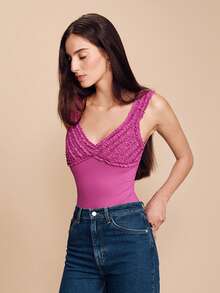 lacRébo Body con volantes de color morado oscuro con detalle texturizado en el busto, cuello de pico y silueta ajustada romántica de primavera y verano, estilo francés y parisino - Morado Violeta - Ver 4