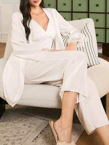 Moireta 3件套女士优雅浪漫白色蕾丝刺绣拼接缎面吊带背心、系带睡袍和长裤睡衣套装，适合婚礼季穿着。 - 白色 - 查看 1