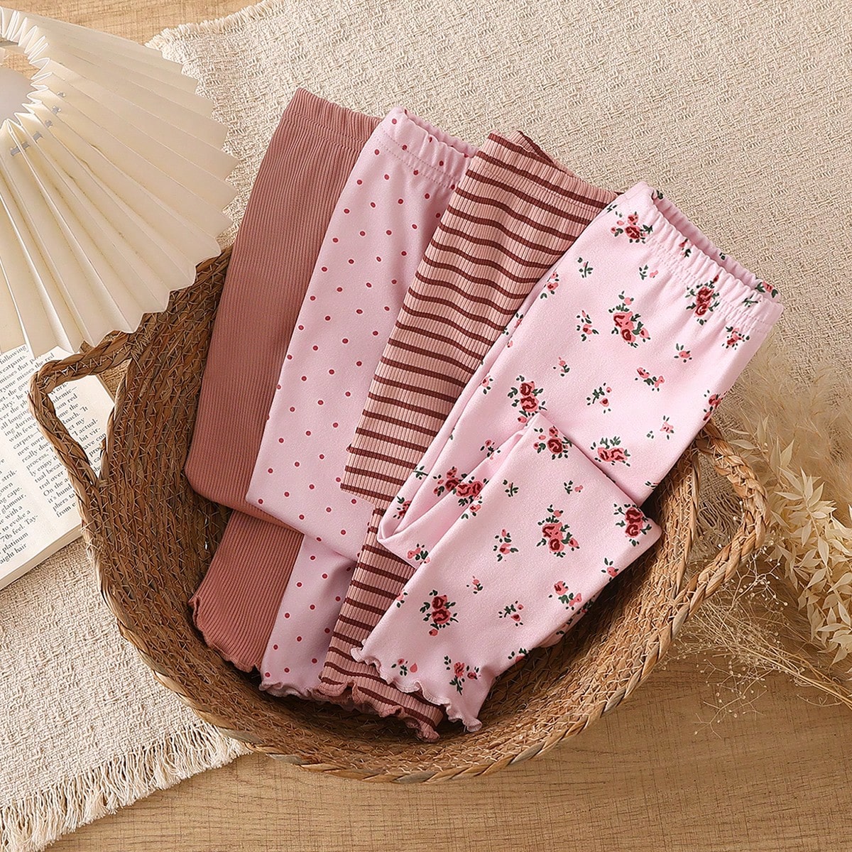 Set de 4 piezas de leggings de punto acanalado en color Morandi apricot, con diseño floral dulce y lindo, versátil para niñas
