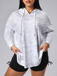 SHEIN Sports 大码女式迷彩印花抽绳连帽T恤，休闲运动款 - 彩色 - 查看 5