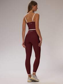 Musera Sport 运动撞色滚边修身露脐上衣和交叉高腰紧身裤套装，收腰弹力，适合板式运动、健身房锻炼、休闲滑雪、野雪瑜伽、普拉提、日常休闲等夏季穿着。 - 酒紅色 - 查看 4
