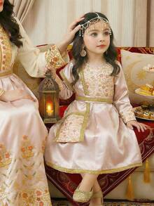 Vestido de niña de color champán con cuello redondo tejido en jacquard, con jacquard delantero, puño de manga de gota de agua abierto en la espalda, ribete de encaje dorado, chal, cinturón y bolso bandolera, elegante y de moda para salidas y fiestas - Albaricoque - Ver 1
