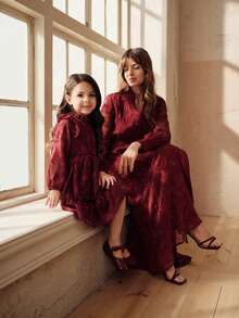 SHEIN Đầm voan hoa cắt xẻ cho bé gái (trẻ mới biết đi), bộ đồ gia đình đồng bộ. - Đỏ - Xem 3