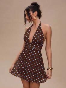 SHEIN BAE Vestido mini de verano para mujer con estilo sexy de vacaciones, con estampado de lunares, cintura fruncida, espalda descubierta y cuello con lazo - Marrón Chocolate - Ver 6