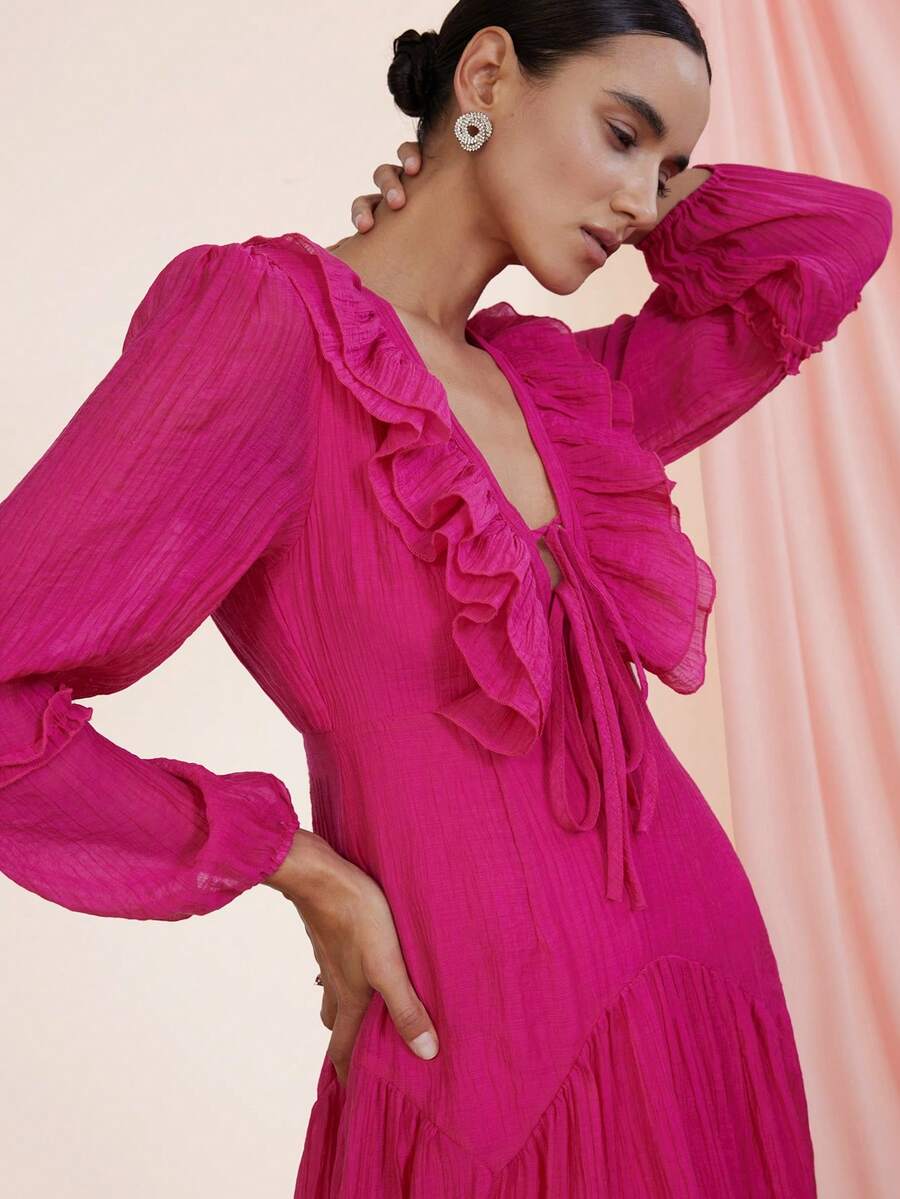 Revavyn 紫红色优雅奢华时尚褶皱纹理层叠荷叶边下摆深V领开衩A字型精致浪漫复古风女式长袖连衣裙 - 玫紅色 - 查看 1