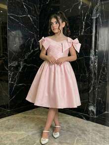 SHEIN Vestido de princesa elegante, luxuoso e encantador para meninas pré-adolescentes. Prateado com glitter, plissado, decote em V, sem mangas, corte em A e detalhe de laço removível. - Prata - Ver 7