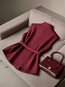 GlowEve CURVE Áo không tay màu trơn dành cho nữ cỡ lớn, kiểu dáng đơn giản thanh lịch công sở. - Màu Đỏ Sâu - Xem 2