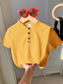 SHEIN Tween-Jungen Lässig vielseitige bequeme Poloshirt mit Stehkragen und Reißverschluss, locker geschnitten, kurzärmlig, einfarbig, geeignet für Pendeln, Schule, Lässig, Urlaub, Sport, Frühling/Sommer - Gelb - Übersicht 5