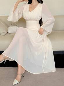 DAZY Đầm dài xòe cổ chữ V, thắt eo, giúp tôn dáng cho nữ, thích hợp mặc mùa hè. - Màu be - Xem 1