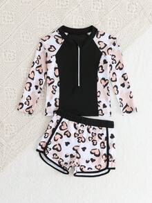 SHEIN 2件套 女童可爱豹纹爱心图案长袖连体泳衣 儿童防晒衣 2件套 女童长袖泳衣 儿童长袖泳装 女童泳衣 长袖防晒衣 两件套 儿童泳衣 泳装套装 3件套 女童长袖泳衣 长袖和短裤拉链套装 女童长袖泳衣套装 儿童防晒衣 2件套 女童黑色豹纹泳衣套装 泳衣长袖和短裤拉链套装 青少年儿童两件套 女童猎豹套装 女童豹纹套装 - 藍色 - 查看 5