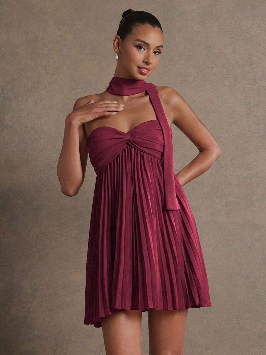 L'Amorae Damska sukienka mini z plisowanym dołem i jednolitym kolorem, z modnym dekoltem halter - Burgund - Zobacz 1