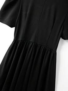 GlowEve CURVE Đầm peplum cổ chữ U phối ren dành cho nữ cỡ lớn - màu đen - Xem 8