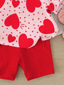 SHEIN 2件套女婴休闲可爱爱心图案圆领短袖T恤和打底裤套装，适合春夏日常穿着、度假、Y2K风格、儿童舒适、儿童秋季时尚、价格实惠的时尚单品、周末穿搭