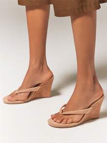 SHUZIA 女士极简主义仿麂皮人字拖坡跟凉鞋 - 米色 - 查看 2