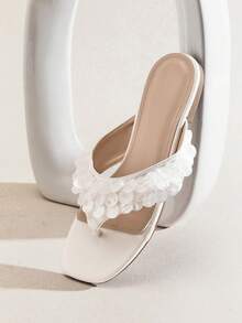 SHUZIA Women's Casual Comfortable Thong Style Waverly Shell Flat Sandals - White - View 1