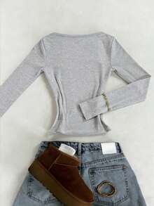 Noixe Minimalist Fashion Gray Square Neck Slim-Fit Long-Sleeve T-Shirt Suitable For Spring, Summer, Fall, And Winter Fashion T-Shirt Stylish T-Shirt Gift For Siblings Gift For Sisters Gift For Mom Mother's Day Gift Casual Minimalist Fashion Top - Light Grey - View 2