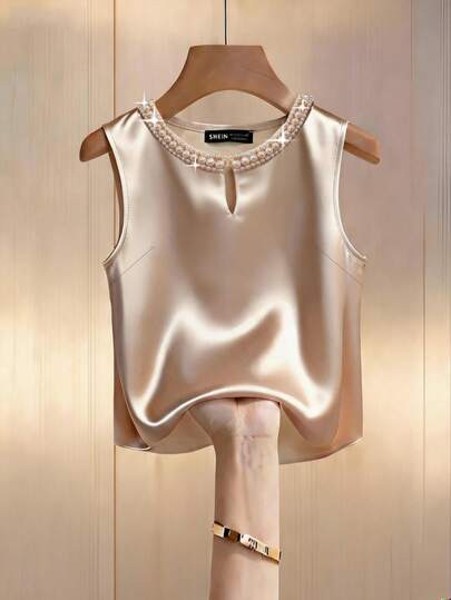 Franclia 女士圆领纯色杏色珍珠领前开衩无袖缎面衬衫，适合约会、日常穿着、派对、夏季、休闲、简约、优雅