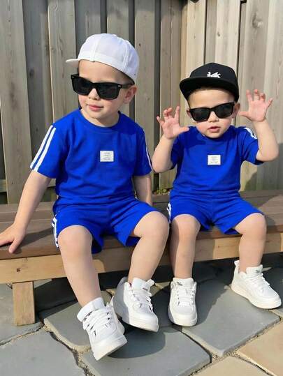 2pcs/Set Young Boys Casual Comfortable Versatile Side Stripe Decor Crew Neck Short Sleeve T-Shirt And Solid Color Shorts Set