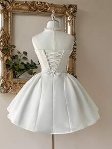 Lovelzi 优雅奢华白色缎面手工珍珠装饰复古腰线泡泡裙摆短款连衣裙，适合婚礼、新娘礼服、晚宴、派对、礼品等场合。 - 白色 - 查看 3